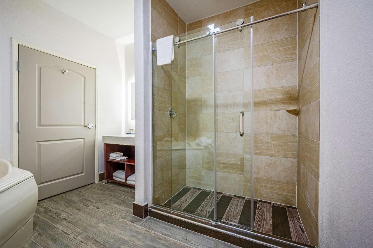 The Leo Collection Detroit, Ascend Hotel Collection Lincoln Park ภายนอก รูปภาพ