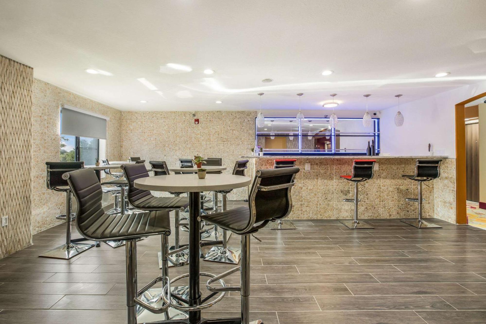 The Leo Collection Detroit, Ascend Hotel Collection Lincoln Park ภายนอก รูปภาพ