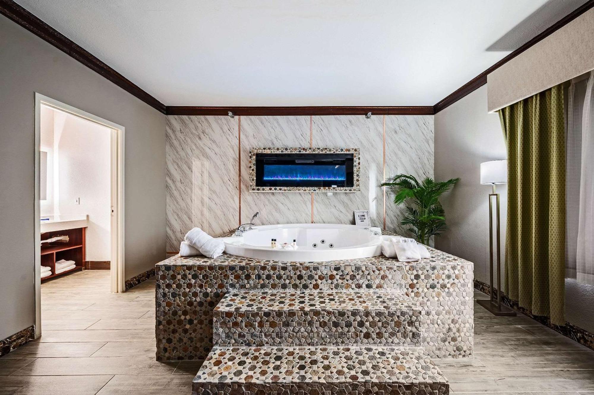 The Leo Collection Detroit, Ascend Hotel Collection Lincoln Park ภายนอก รูปภาพ