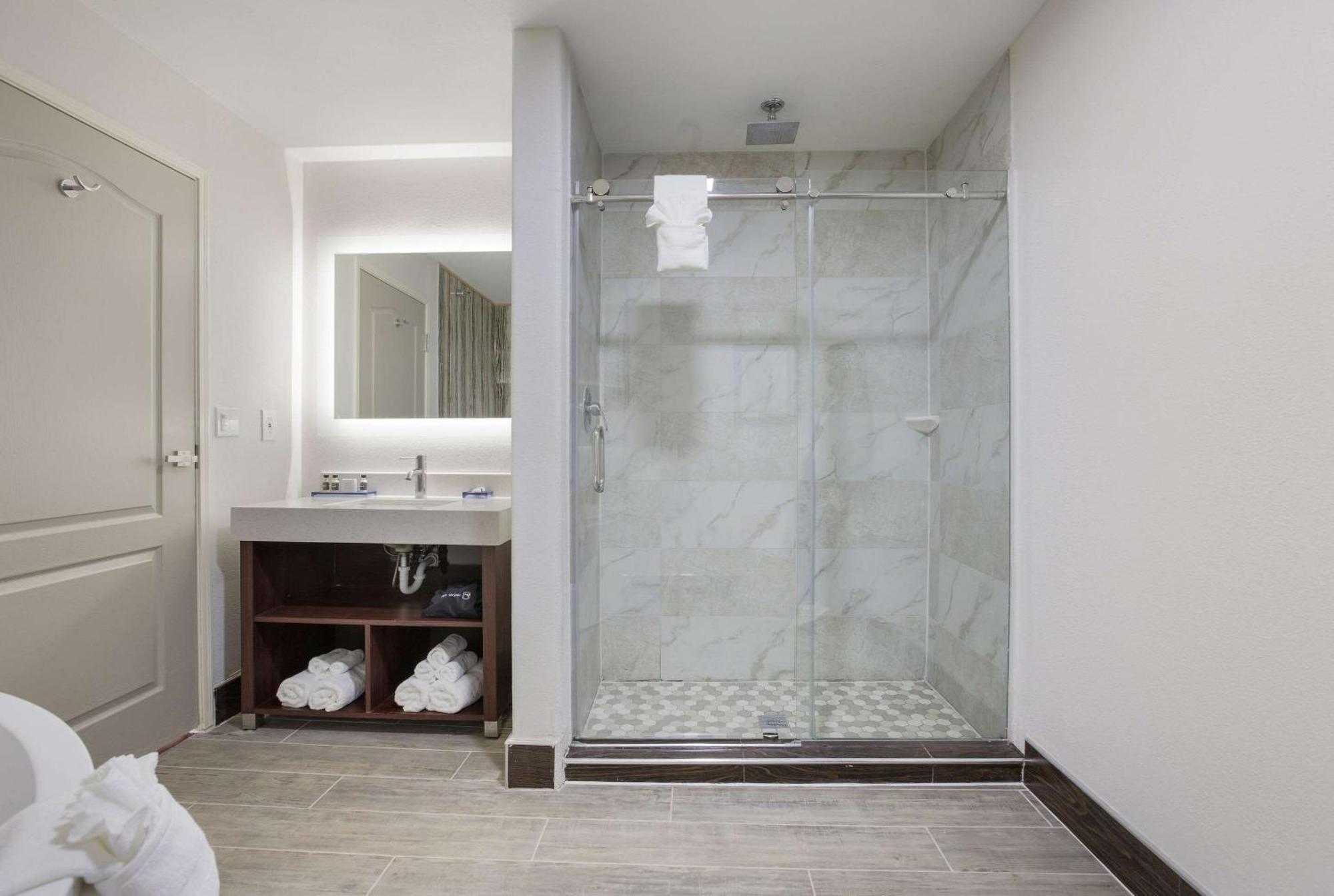 The Leo Collection Detroit, Ascend Hotel Collection Lincoln Park ภายนอก รูปภาพ