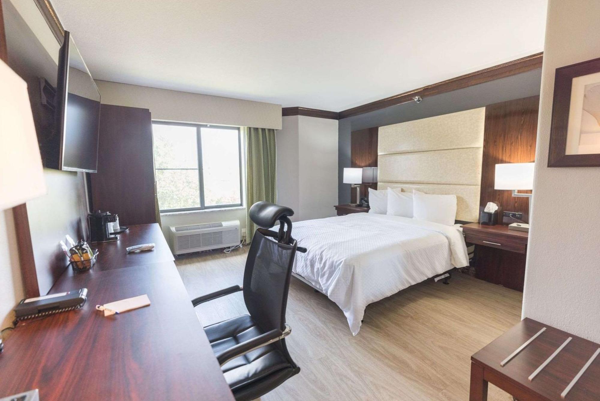 The Leo Collection Detroit, Ascend Hotel Collection Lincoln Park ภายนอก รูปภาพ
