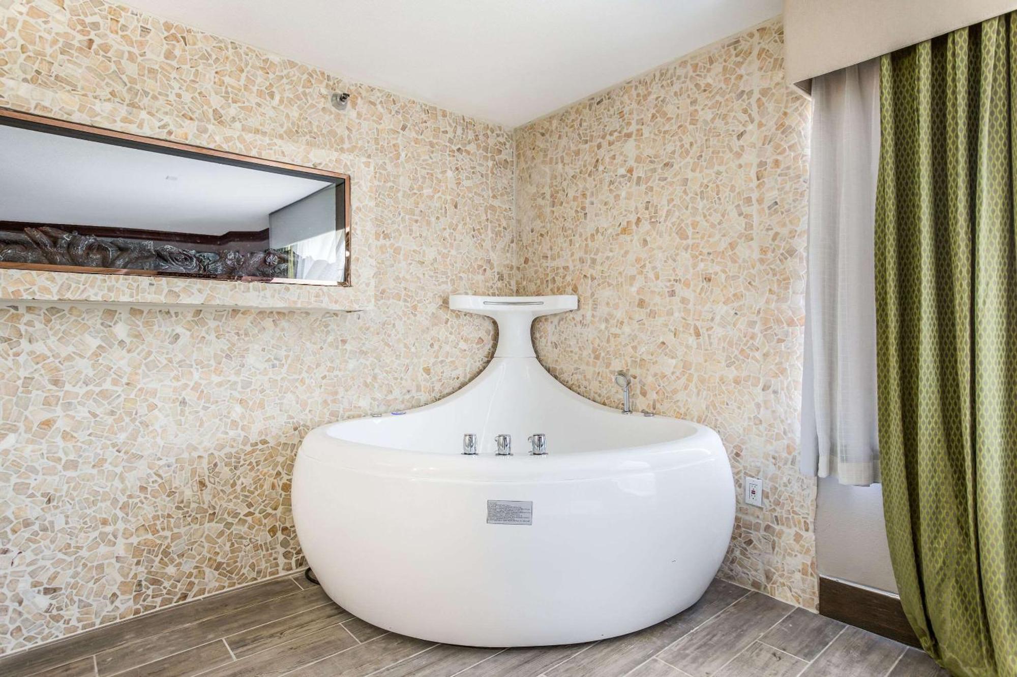 The Leo Collection Detroit, Ascend Hotel Collection Lincoln Park ภายนอก รูปภาพ